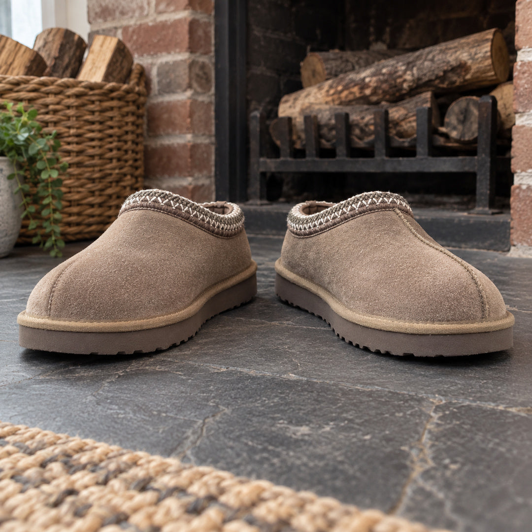 One matching pair of Walnut Aspen Thin Sole slippers.