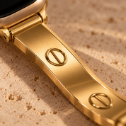 Milano gold watch band, close-up of the single-bar ring marking