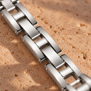 Monaco silver watch band, close-up of the closed rear links