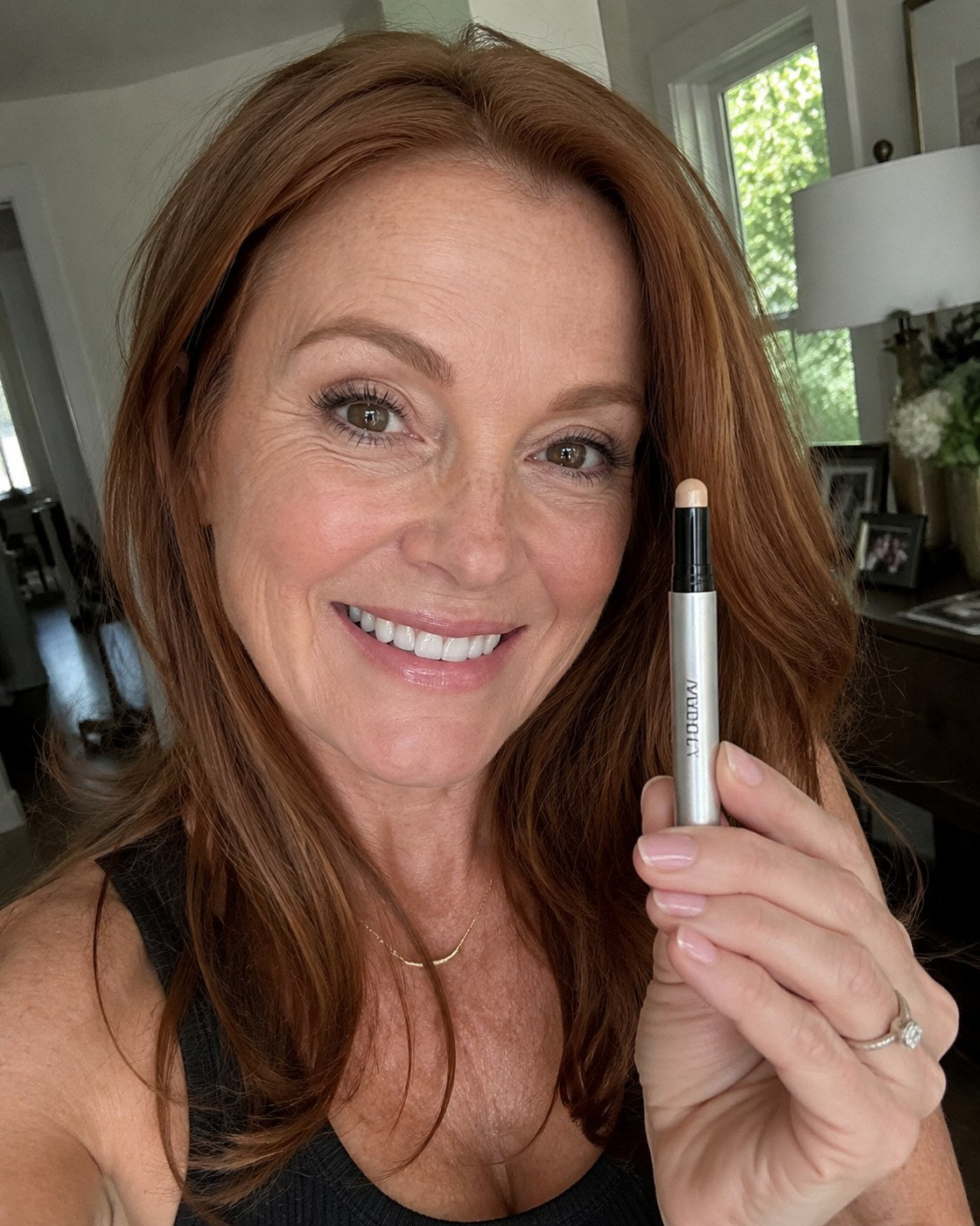 Tammy holding Adirena Soft Focus Gel Eyeshadow